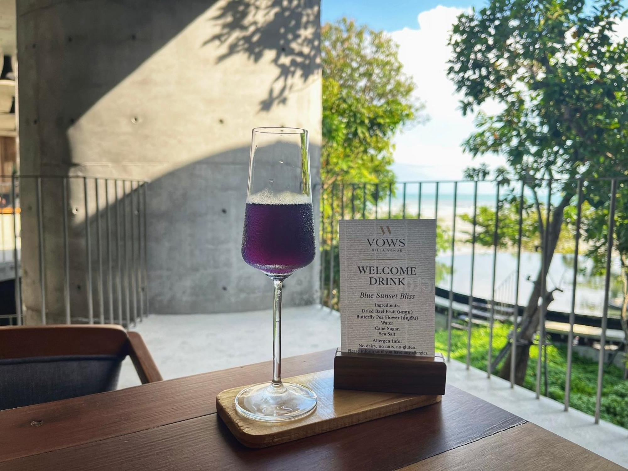 Hotel Vows Beachfront