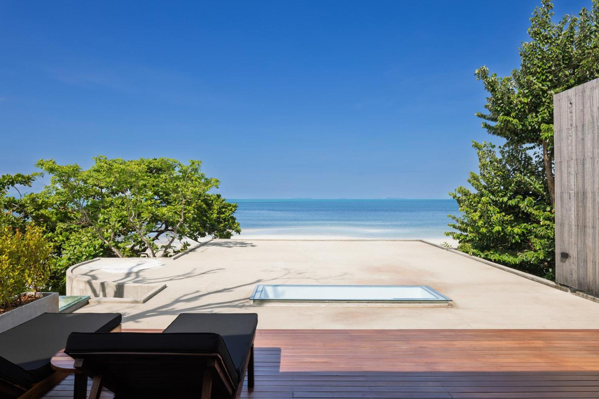 Vows Beachfront 3*
